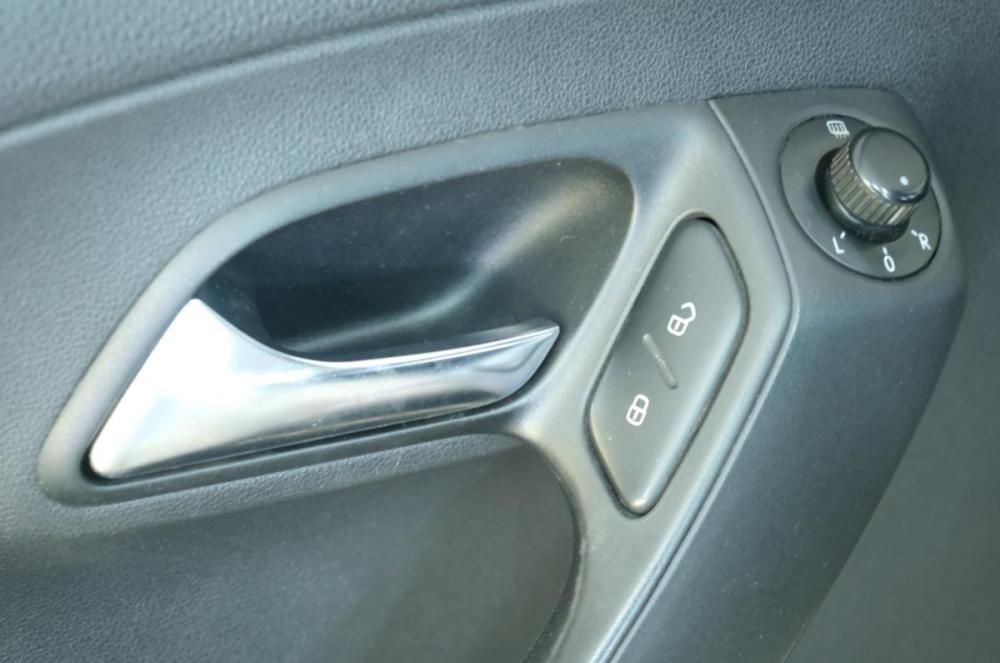 Volkswagen Polo V Омск  - изображение 9