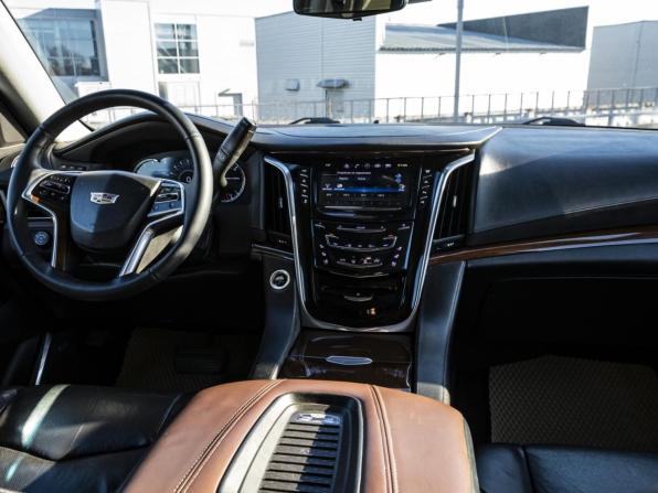 Cadillac Escalade IV с пробегом 2018 года, цена 4 599 000 рублей, 163807 км, внедорожник, Автокод Объявления