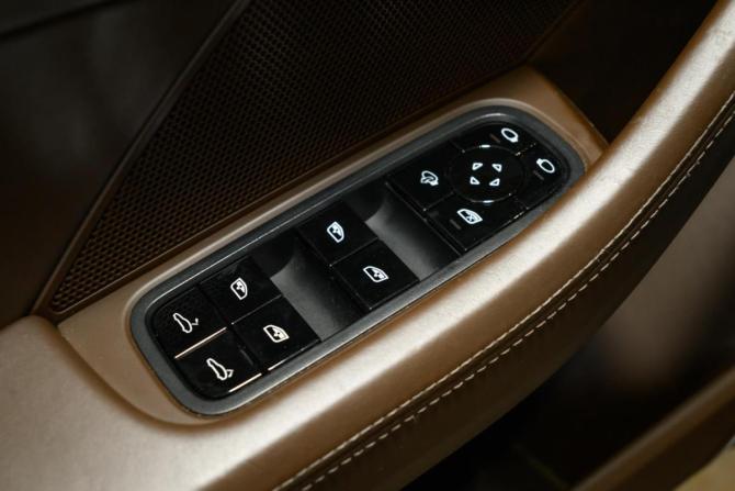 Porsche Panamera II с пробегом 2018 года, цена 8 799 000 рублей, 59018 км, лифтбек, Автокод Объявления