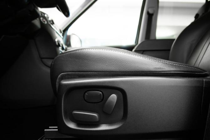 Land Rover Discovery IV Рестайлинг с пробегом 2015 года, цена 1 875 000 рублей, 297040 км, внедорожник, Автокод Объявления
