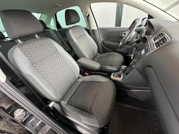Volkswagen Polo V Рестайлинг с пробегом 2019 года, цена 1 470 000 рублей, 83658 км, седан, Автокод Объявления