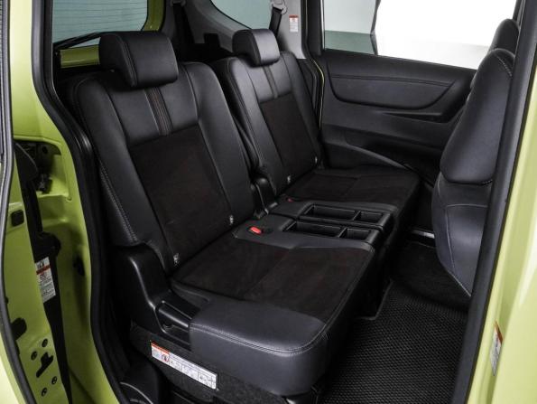 Toyota Sienta II Рестайлинг с пробегом 2021 года, цена 1 605 000 рублей, 67369 км, компактвэн, Автокод Объявления