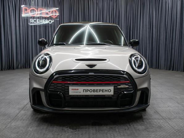 Mini Hatch III (F55/F56) Рестайлинг 2 с пробегом 2021 года, цена 4 149 000 рублей, 5607 км, хэтчбек, Автокод Объявления