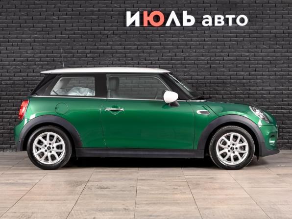 Mini Hatch III (F55/F56) Рестайлинг с пробегом 2020 года, цена 2 350 000 рублей, 36551 км, хэтчбек, Автокод Объявления