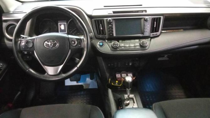 Toyota RAV4 IV (XA40) Рестайлинг с пробегом 2017 года, цена 2 140 000 рублей, 134603 км, внедорожник, Автокод Объявления