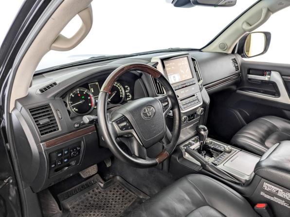 Toyota Land Cruiser 200 Series Рестайлинг 2 с пробегом 2017 года, цена 6 170 000 рублей, 177144 км, внедорожник, Автокод Объявления