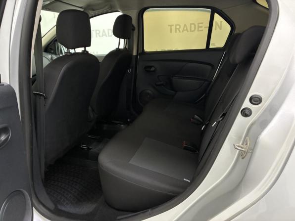 Renault Logan II с пробегом 2015 года, цена 625 000 рублей, 93000 км, седан, Автокод Объявления