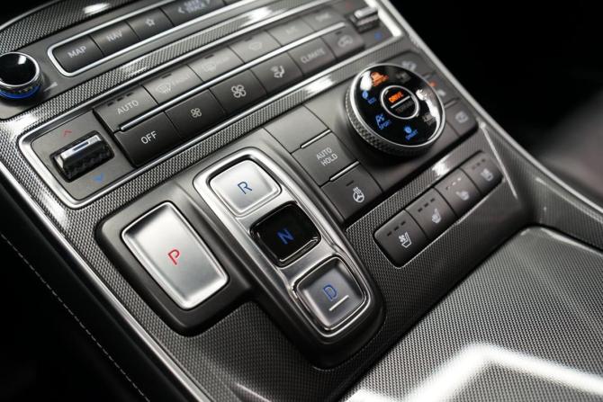 Hyundai Santa Fe IV Рестайлинг с пробегом 2022 года, цена 4 390 000 рублей, 67000 км, внедорожник, Автокод Объявления