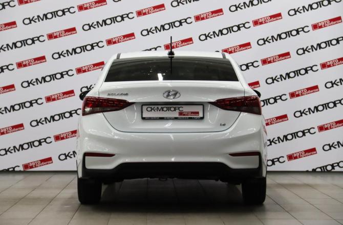 Hyundai Solaris II с пробегом 2018 года, цена 1 355 550 рублей, 142720 км, седан, Автокод Объявления
