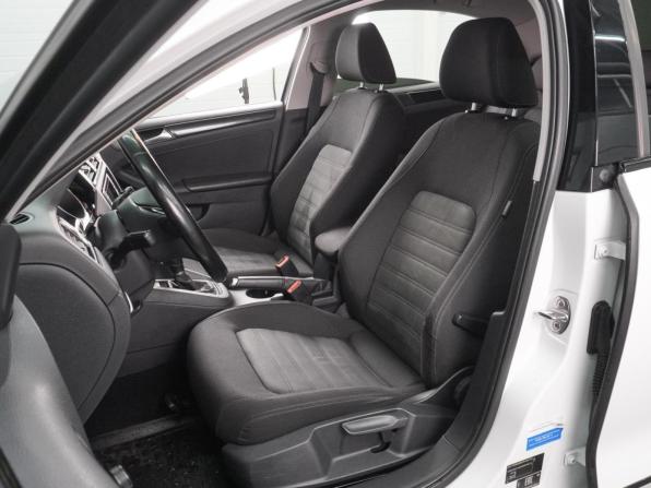 Volkswagen Jetta VI Рестайлинг с пробегом 2016 года, цена 1 149 000 рублей, 231423 км, седан, Автокод Объявления
