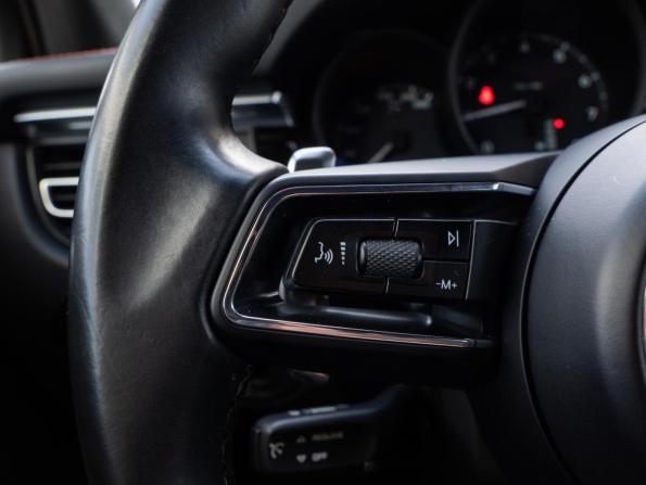 Porsche Macan I Рестайлинг 2 с пробегом 2021 года, цена 7 000 000 рублей, 83648 км, внедорожник, Автокод Объявления