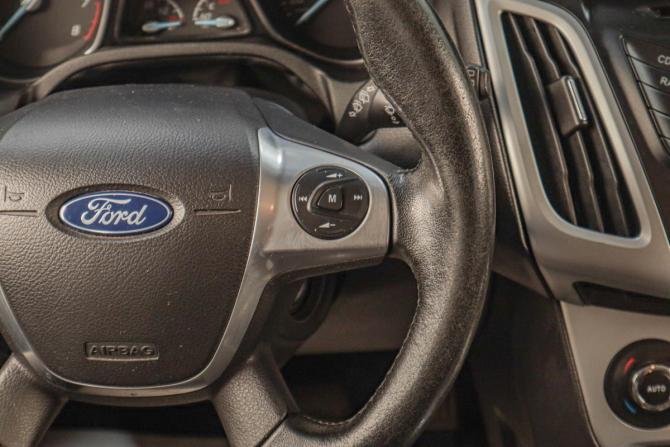 Ford Focus III с пробегом 2013 года, цена 859 000 рублей, 270000 км, хэтчбек, Автокод Объявления