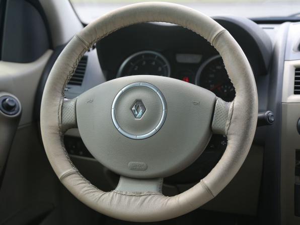 Renault Megane II Рестайлинг с пробегом 2007 года, цена 273 000 рублей, 218638 км, седан, Автокод Объявления