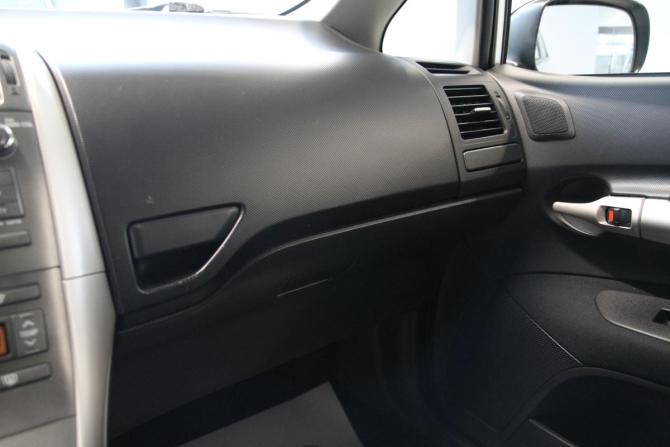 Toyota Auris I с пробегом 2007 года, цена 649 000 рублей, 199000 км, хэтчбек, Автокод Объявления