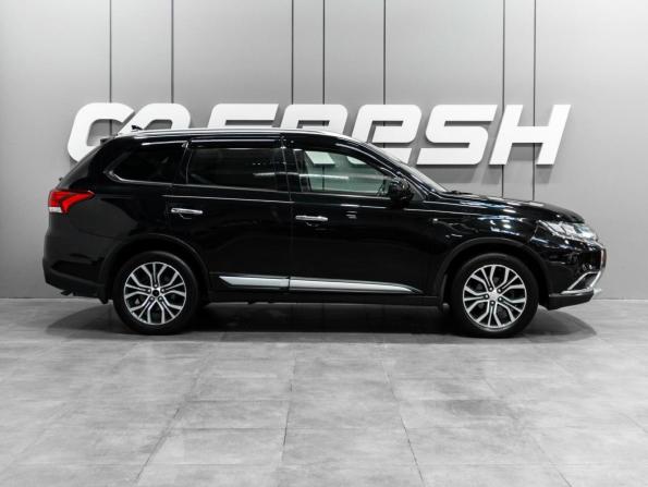 Mitsubishi Outlander III Рестайлинг 2 с пробегом 2015 года, цена 2 000 000 рублей, 212708 км, внедорожник, Автокод Объявления