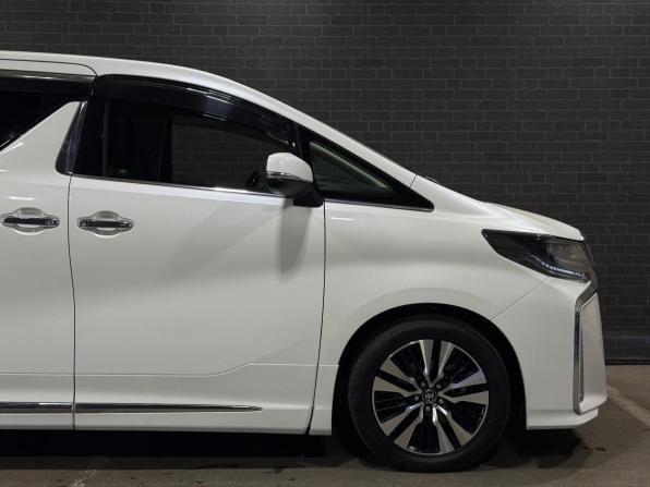 Toyota Alphard III Рестайлинг с пробегом 2019 года, цена 4 100 000 рублей, 111210 км, минивэн, Автокод Объявления