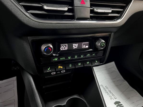 Skoda Rapid II с пробегом 2021 года, цена 1 595 000 рублей, 100507 км, лифтбек, Автокод Объявления