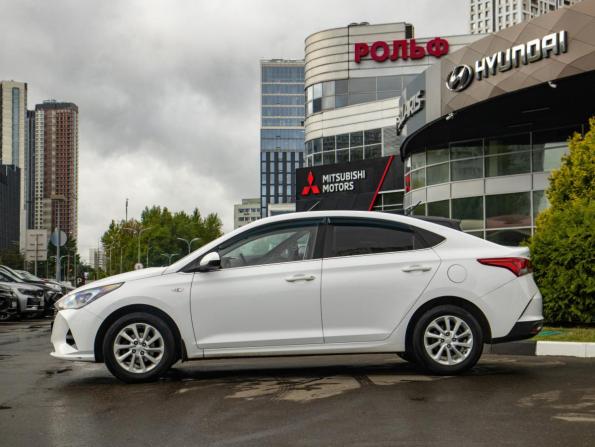 Hyundai Solaris II Рестайлинг с пробегом 2021 года, цена 1 438 000 рублей, 105000 км, седан, Автокод Объявления