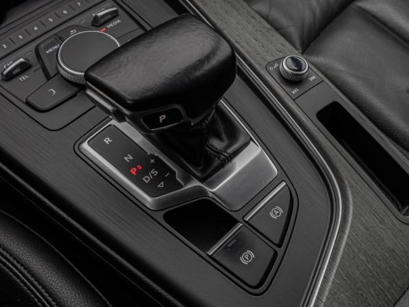 Audi A4 V (B9) с пробегом 2019 года, цена 2 349 000 рублей, 134406 км, седан, Автокод Объявления