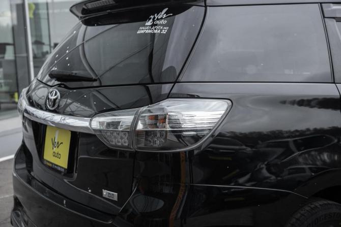 Toyota Wish II Рестайлинг с пробегом 2014 года, цена 1 498 000 рублей, 176000 км, минивэн, Автокод Объявления