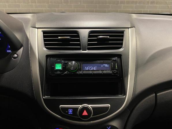 Hyundai Solaris I с пробегом 2014 года, цена 890 000 рублей, 118267 км, седан, Автокод Объявления