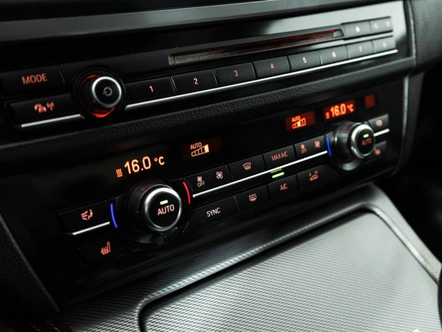 BMW 5 серии VI (F10/F11/F07) Рестайлинг Санкт-Петербург  - изображение 17