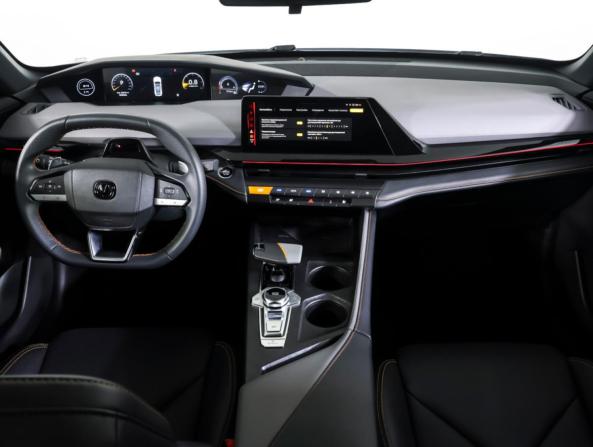 Changan UNI-V I с пробегом 2023 года, цена 2 325 000 рублей, 35111 км, лифтбек, Автокод Объявления