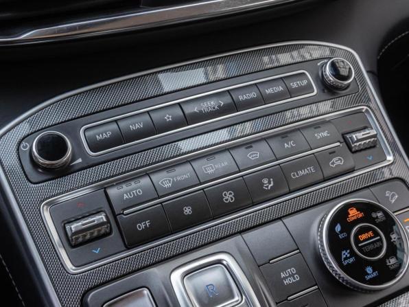 Hyundai Santa Fe IV Рестайлинг с пробегом 2021 года, цена 3 570 000 рублей, 136074 км, внедорожник, Автокод Объявления