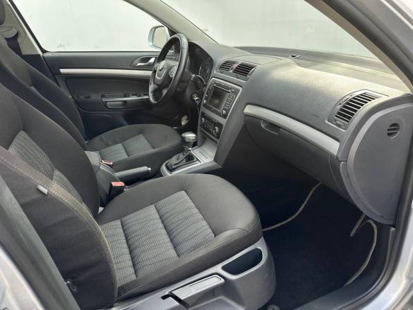 Skoda Octavia II (A5) Рестайлинг с пробегом 2012 года, цена 940 000 рублей, 164395 км, лифтбек, Автокод Объявления