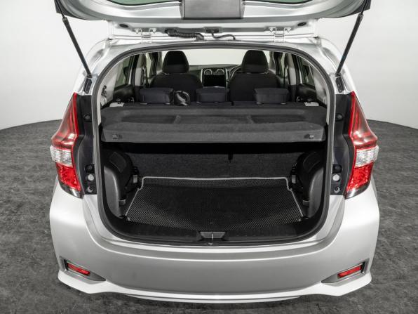 Nissan Note II Рестайлинг с пробегом 2018 года, цена 870 500 рублей, 90412 км, хэтчбек, Автокод Объявления