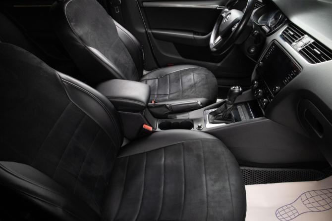Skoda Octavia III (A7) Рестайлинг с пробегом 2017 года, цена 1 589 000 рублей, 214000 км, лифтбек, Автокод Объявления