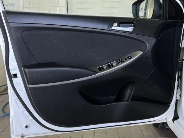 Hyundai Solaris I Рестайлинг с пробегом 2015 года, цена 1 149 000 рублей, 118344 км, седан, Автокод Объявления