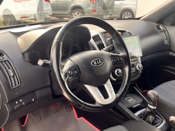 Kia Ceed I Рестайлинг с пробегом 2011 года, цена 680 000 рублей, 244470 км, хэтчбек, Автокод Объявления