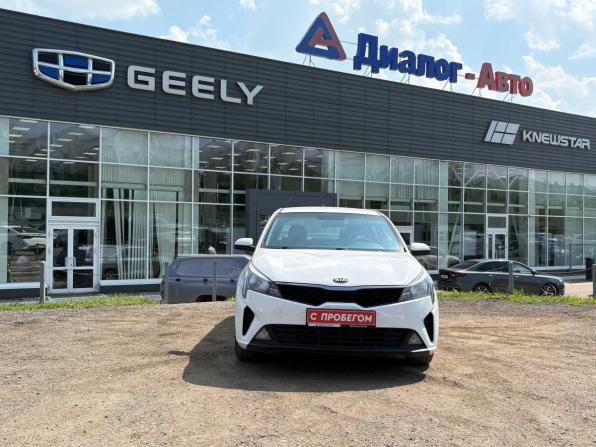 Kia Rio IV Рестайлинг с пробегом 2021 года, цена 1 240 000 рублей, 175778 км, седан, Автокод Объявления