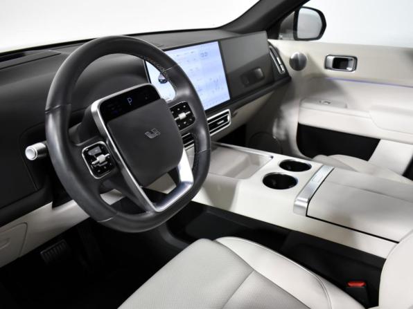 Li Auto (Lixiang) L9 I с пробегом 2022 года, цена 6 370 000 рублей, 35084 км, внедорожник, Автокод Объявления