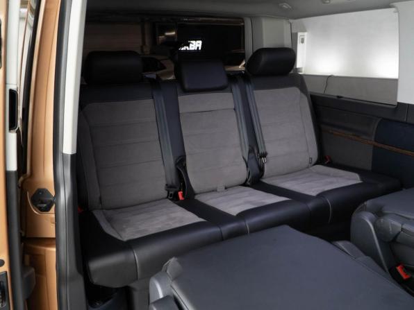 Volkswagen Multivan T6 Рестайлинг с пробегом 2020 года, цена 5 599 000 рублей, 119981 км, минивэн, Автокод Объявления