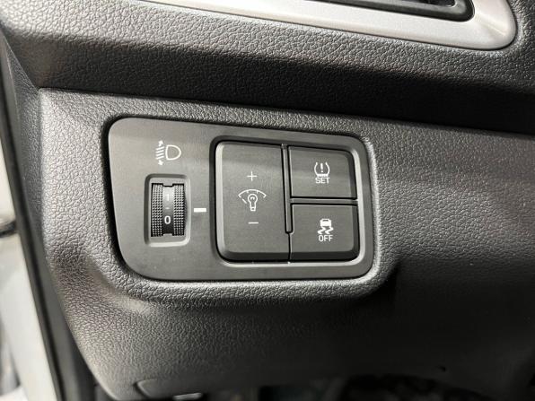 Hyundai Solaris II с пробегом 2018 года, цена 1 225 000 рублей, 65549 км, седан, Автокод Объявления