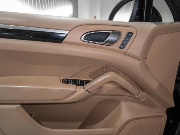 Porsche Cayenne II (958) с пробегом 2011 года, цена 1 895 000 рублей, 248920 км, внедорожник, Автокод Объявления