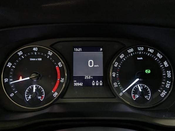 Skoda Octavia IV (A8) с пробегом 2021 года, цена 2 350 000 рублей, 31000 км, лифтбек, Автокод Объявления
