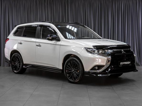 Mitsubishi Outlander III Рестайлинг 3 с пробегом 2022 года, цена 3 659 000 рублей, 6357 км, внедорожник, Автокод Объявления
