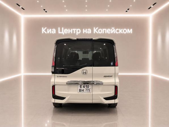 Honda Stepwgn V с пробегом 2016 года, цена 1 849 900 рублей, 145000 км, минивэн, Автокод Объявления