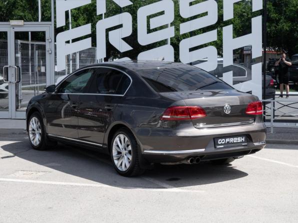 Volkswagen Passat B7 с пробегом 2012 года, цена 950 000 рублей, 282585 км, седан, Автокод Объявления