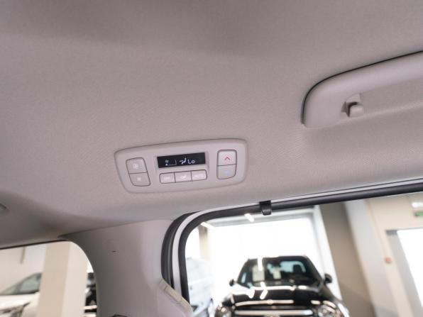 Kia Carnival IV Рестайлинг с пробегом 2023 года, цена 5 200 000 рублей, 59611 км, минивэн, Автокод Объявления