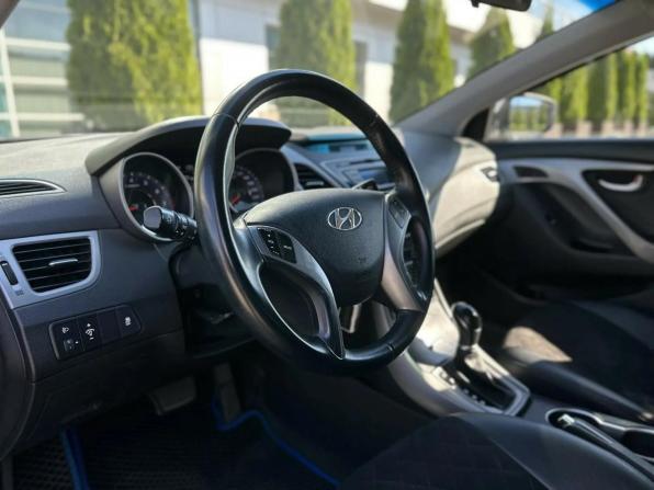 Hyundai Elantra V (MD) Рестайлинг с пробегом 2015 года, цена 1 370 000 рублей, 108026 км, седан, Автокод Объявления