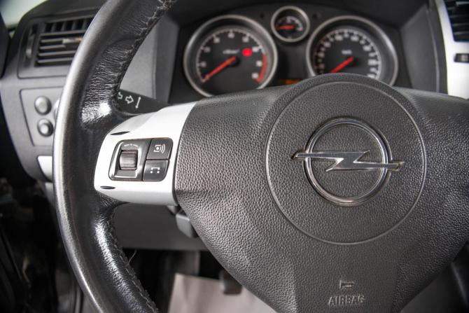 Opel Zafira B Рестайлинг с пробегом 2011 года, цена 799 000 рублей, 270000 км, компактвэн, Автокод Объявления