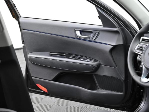 Kia Optima IV Рестайлинг с пробегом 2018 года, цена 1 649 000 рублей, 106000 км, седан, Автокод Объявления