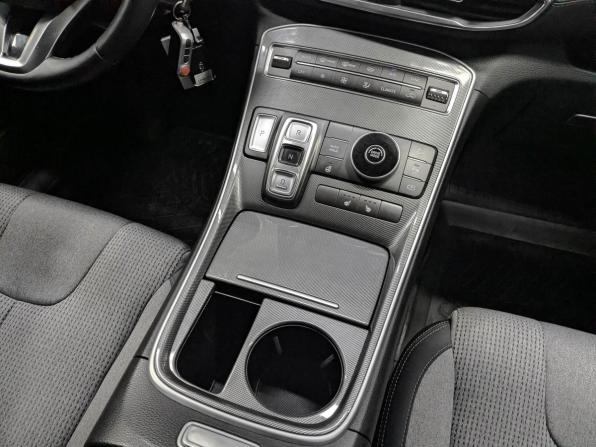 Hyundai Santa Fe IV Рестайлинг с пробегом 2022 года, цена 4 100 000 рублей, 29354 км, внедорожник, Автокод Объявления