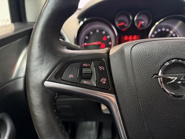 Opel Mokka I с пробегом 2013 года, цена 1 075 000 рублей, 148497 км, внедорожник, Автокод Объявления