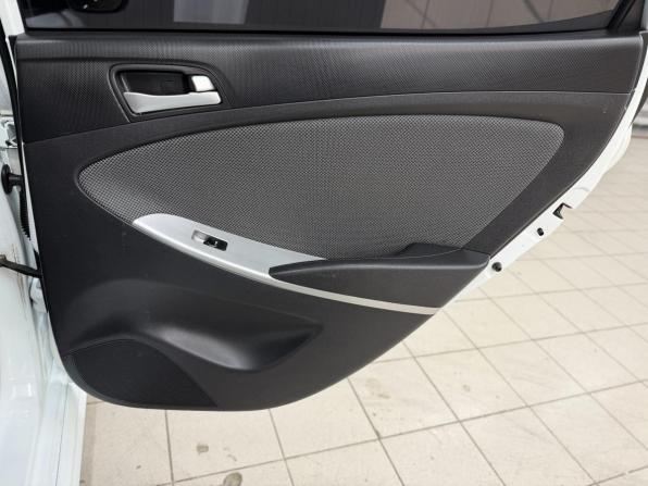 Hyundai Solaris I с пробегом 2013 года, цена 830 000 рублей, 126107 км, седан, Автокод Объявления