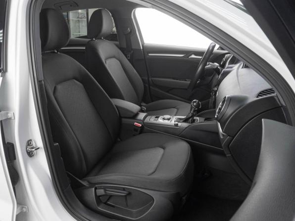 Audi A3 III (8V) Рестайлинг с пробегом 2017 года, цена 2 099 000 рублей, 114243 км, седан, Автокод Объявления